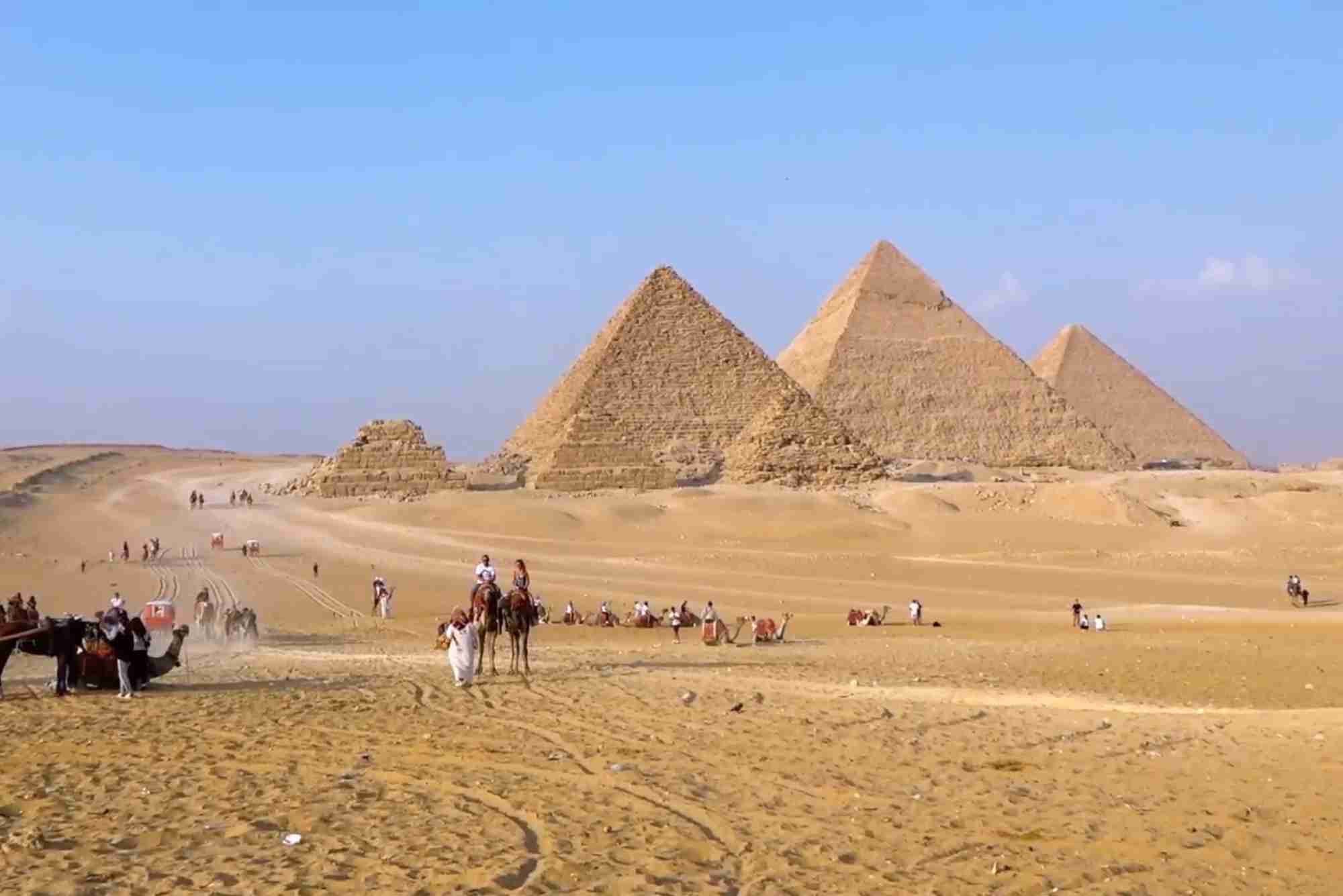 برجراف عن السياحة في مصر بالانجليزى