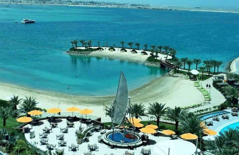 شركة امواج للسياحة