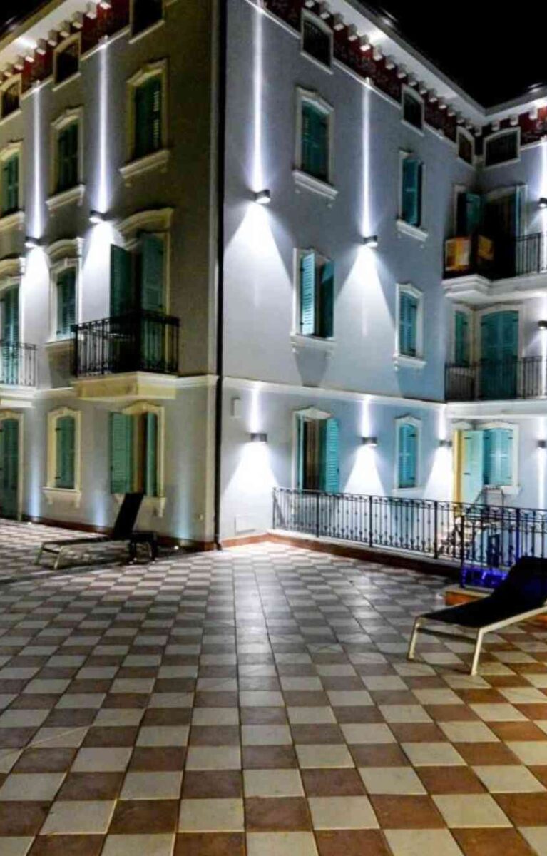 فندق الكلاسيكي الفضي